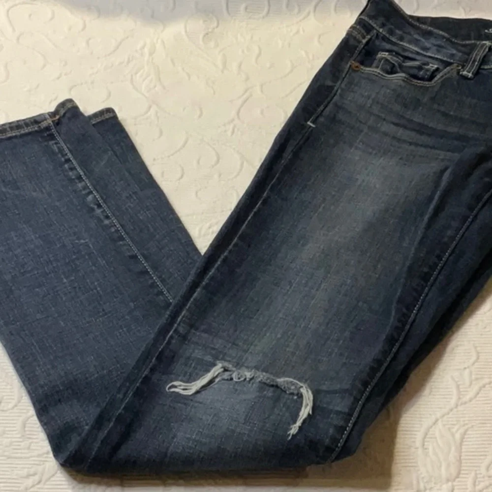 American Eagle Outfitters Women's Skinny Jeans - Dark Blue Wash Distressed.